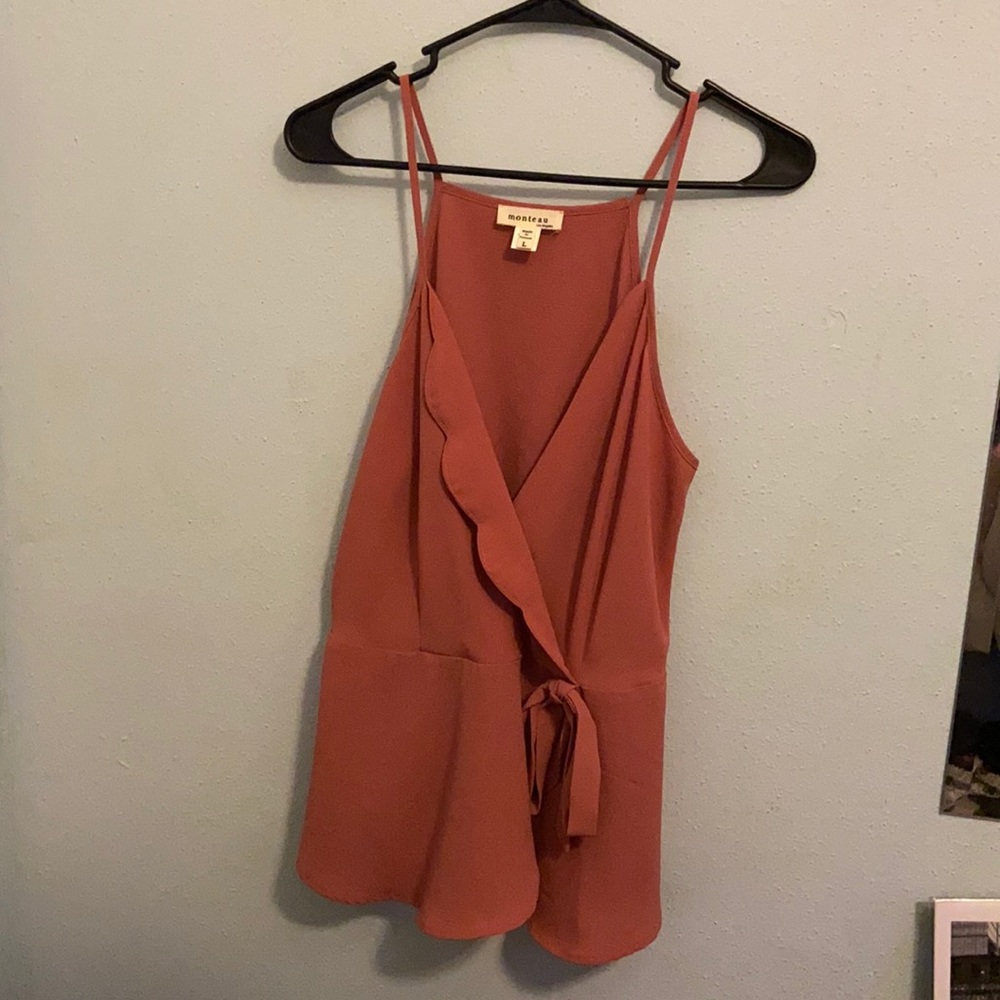 Salmon colored tank top